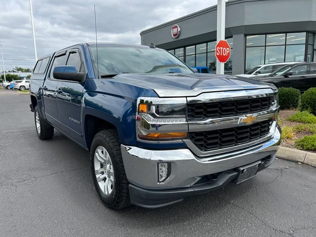 Used 2018 Chevrolet Silverado 1500 LT with VIN 3GCUKREC5JG107917 for sale in Portland, OR